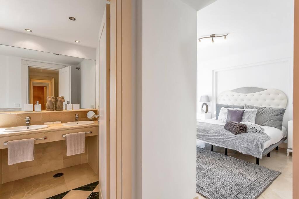 Yolo Spaces - Sotogrande Sea View Penthouse San Roque  Zewnętrze zdjęcie
