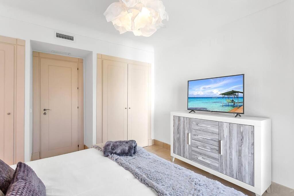 Yolo Spaces - Sotogrande Sea View Penthouse San Roque  Zewnętrze zdjęcie